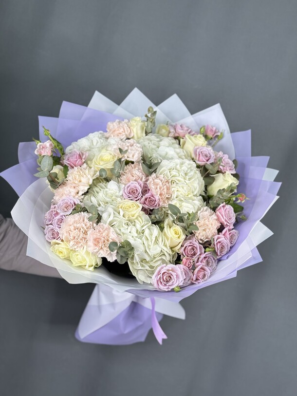 Авторский букет, артикул F1382973 - 16638 рублей, доставка по городу. Flawery - доставка цветов