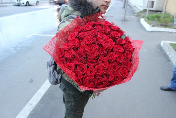 51 красная роза, ред наоми, артикул F32270 - 14519 рублей, доставка по городу. Flawery - доставка цветов