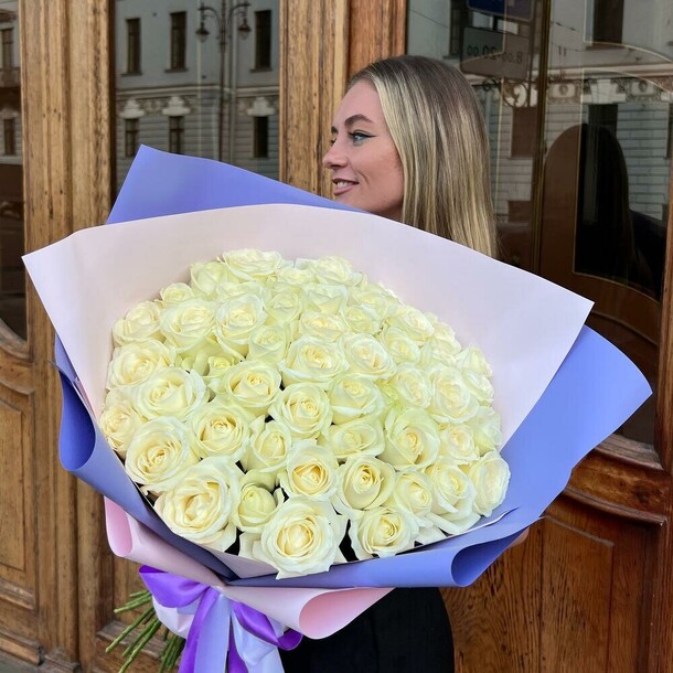 Букет из 65 роз премиум 60см, артикул F1104441 - 22750 рублей, доставка по городу. Flawery - доставка цветов