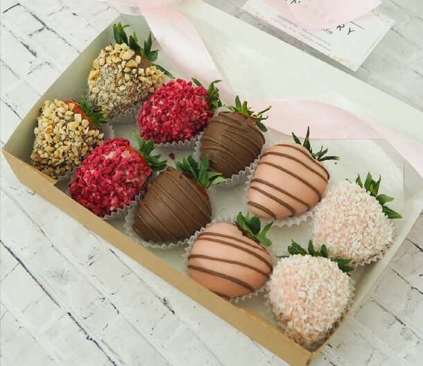 Набор "сладкий момент" 10 шт, артикул F1318294 - 3044 рублей, доставка по городу. Flawery - доставка цветов