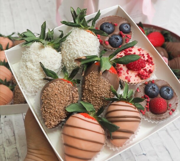 Мини ягодное ассорти, артикул F1318295 - 2883 рублей, доставка по городу. Flawery - доставка цветов