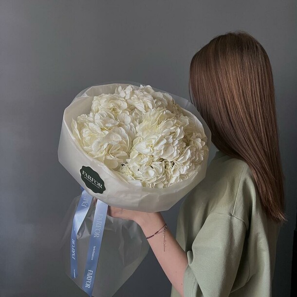 Моно букет 3 гортензии, артикул F1516308 - 4300 рублей, доставка по городу. Flawery - доставка цветов