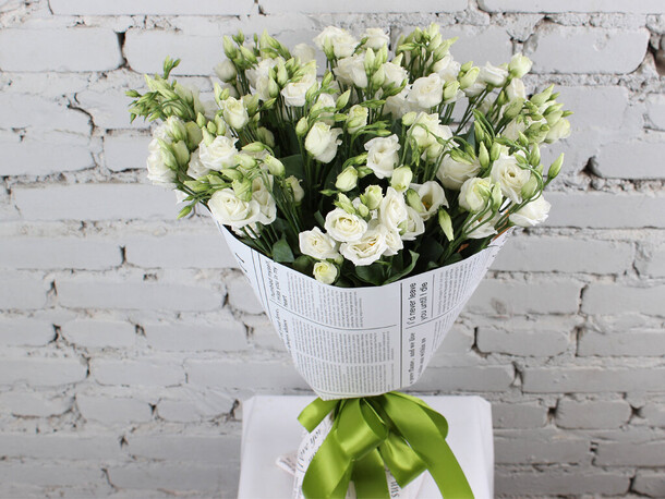 21 эустома в современной упаковке, артикул F1132628 - 9590 рублей, доставка по городу. Flawery - доставка цветов