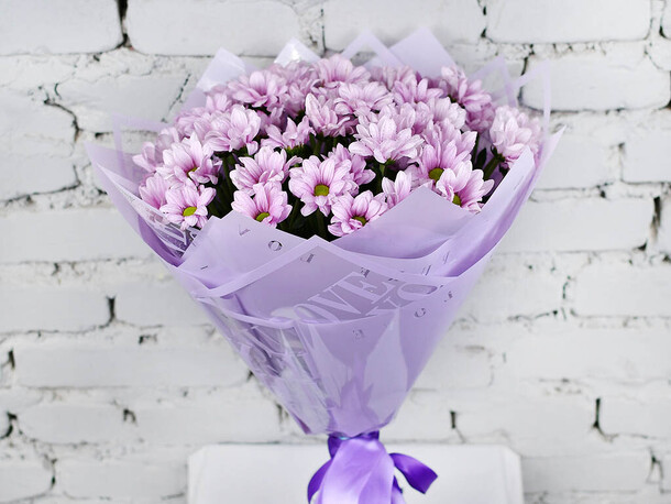 Букет 9 розовой кустовой хризантемы, артикул F1140536 - 3390 рублей, доставка по городу. Flawery - доставка цветов