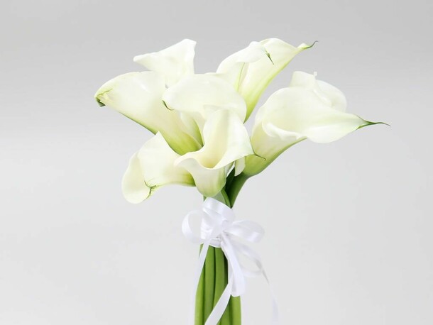 Букет 9 белых калл, артикул F1151734 - 4290 рублей, доставка по городу. Flawery - доставка цветов