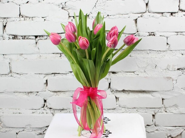 Букет 15 розовых тюльпанов., артикул F1152180 - 3490 рублей, доставка по городу. Flawery - доставка цветов