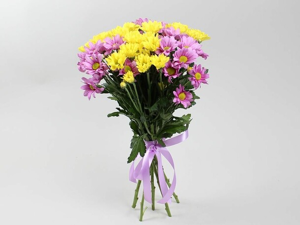 Букет 7 кустовых хризантем микс, артикул F1152277 - 2790 рублей, доставка по городу. Flawery - доставка цветов
