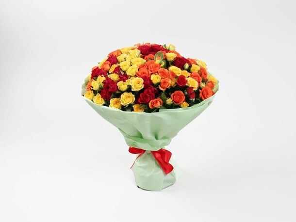 31 кустовая роза микс 50 см. В упаковке., артикул F1152620 - 9990 рублей, доставка по городу. Flawery - доставка цветов