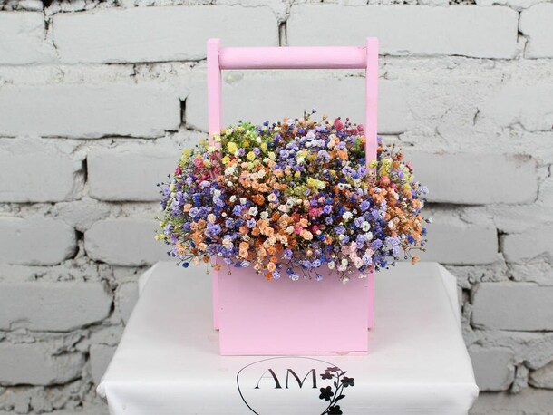 Композиция 9 радужной гипсофилы в кашпо, артикул F1160320 - 3790 рублей, доставка по городу. Flawery - доставка цветов