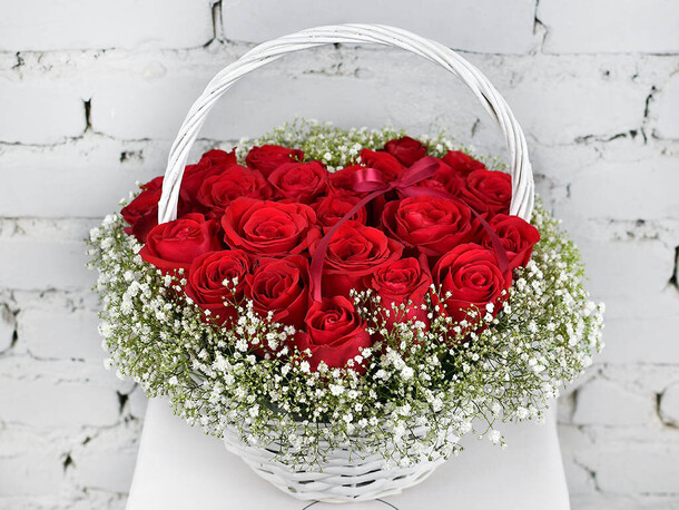 Композиция сердце из роз, артикул F1170077 - 12631 рублей, доставка по городу. Flawery - доставка цветов