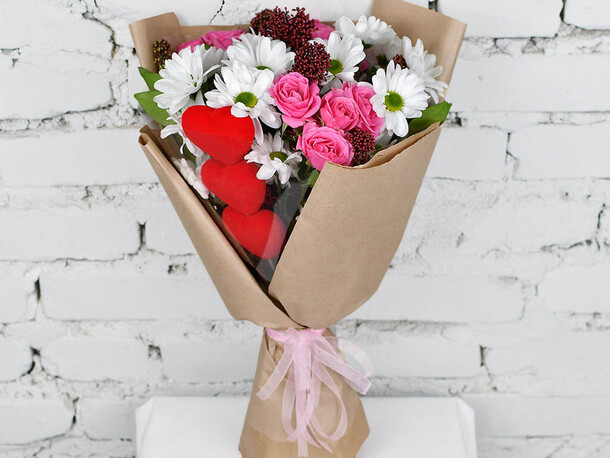 Букет ноты любви, артикул F1170760 - 2959 рублей, доставка по городу. Flawery - доставка цветов