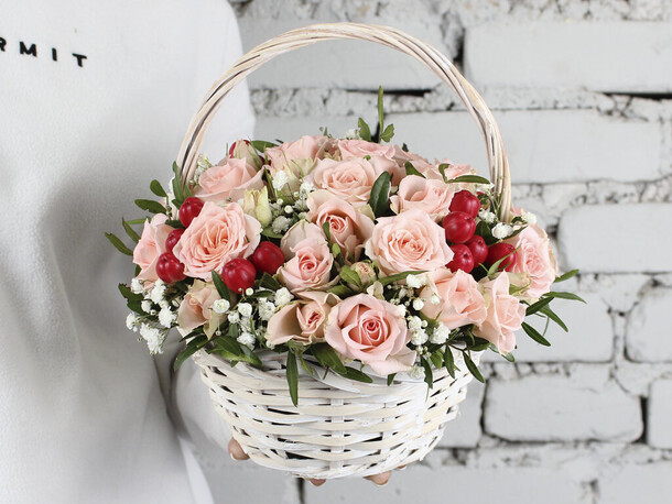 Композиция скарлетт, артикул F1193509 - 4169 рублей, доставка по городу. Flawery - доставка цветов