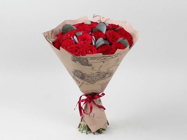 Букет 25 красных кенийских роз, артикул F1243792 - 3627 рублей, доставка по городу. Flawery - доставка цветов