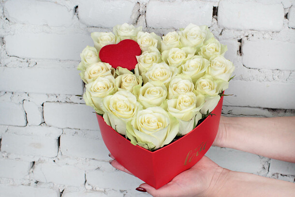 Композиция я люблю тебя!, артикул F1250549 - 4719 рублей, доставка по городу. Flawery - доставка цветов