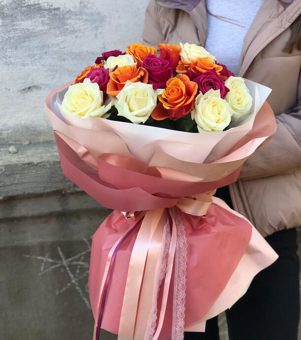 17 роз, артикул F1151869 - 3400 рублей, доставка по городу. Flawery - доставка цветов