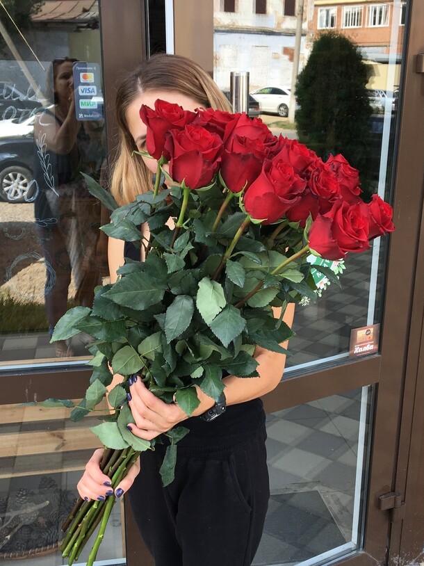 Букет из 17 роз, артикул F48794 - 8000 рублей, доставка по городу. Flawery - доставка цветов