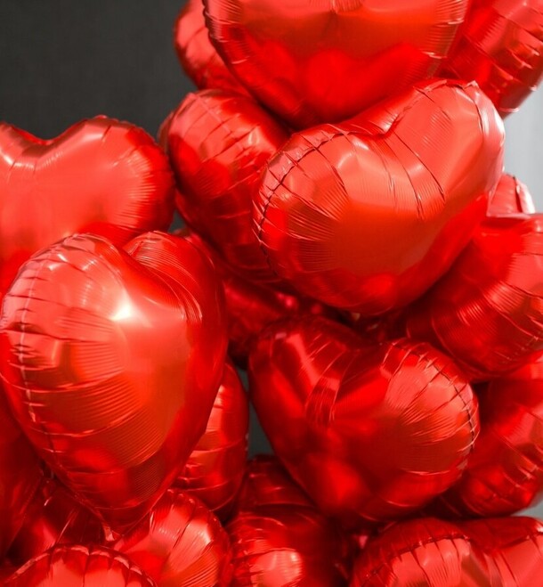 Набор из 3-х красных сердец, артикул F1228086 - 2390 рублей, доставка по городу. Flawery - доставка цветов