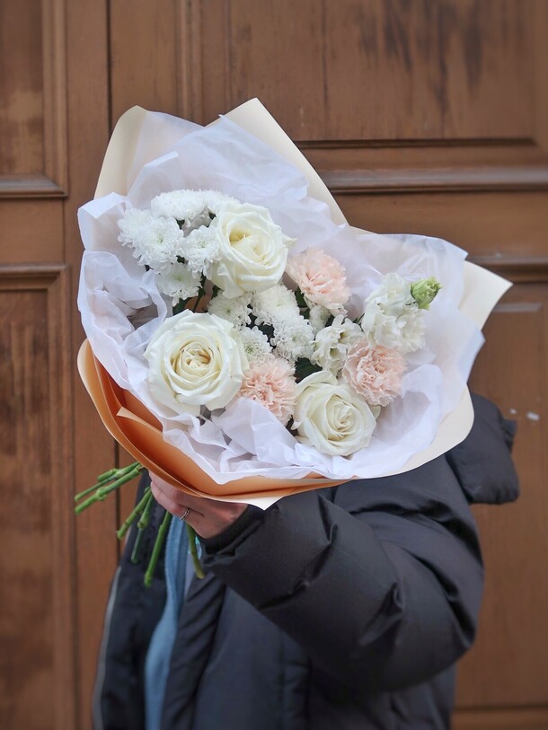 Букет "утро в саду", артикул F1342516 - 6090 рублей, доставка по городу. Flawery - доставка цветов