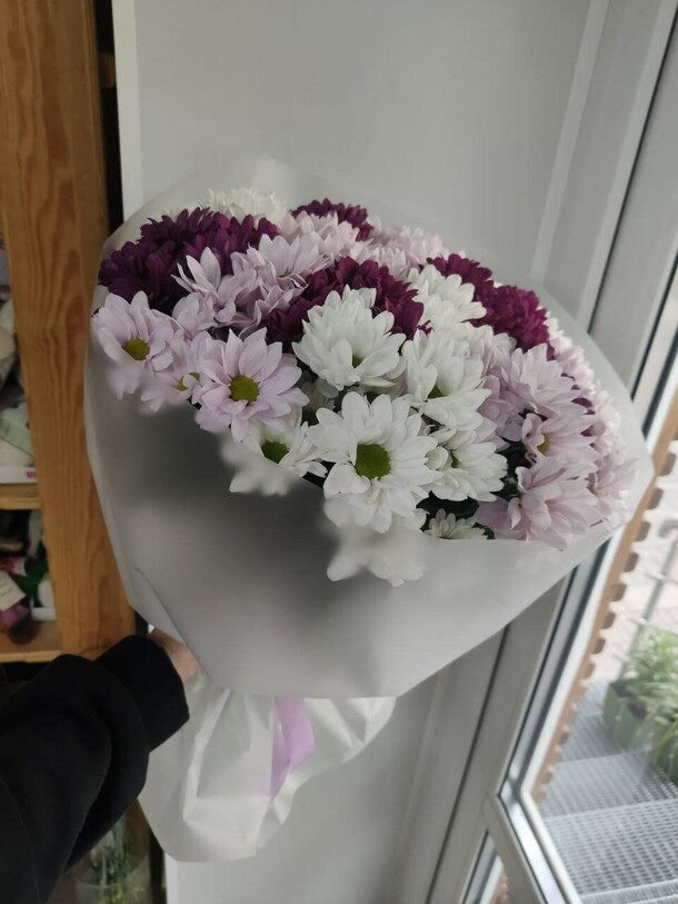 Букет хризантем, артикул F1310116 - 7950 рублей, доставка по городу. Flawery - доставка цветов