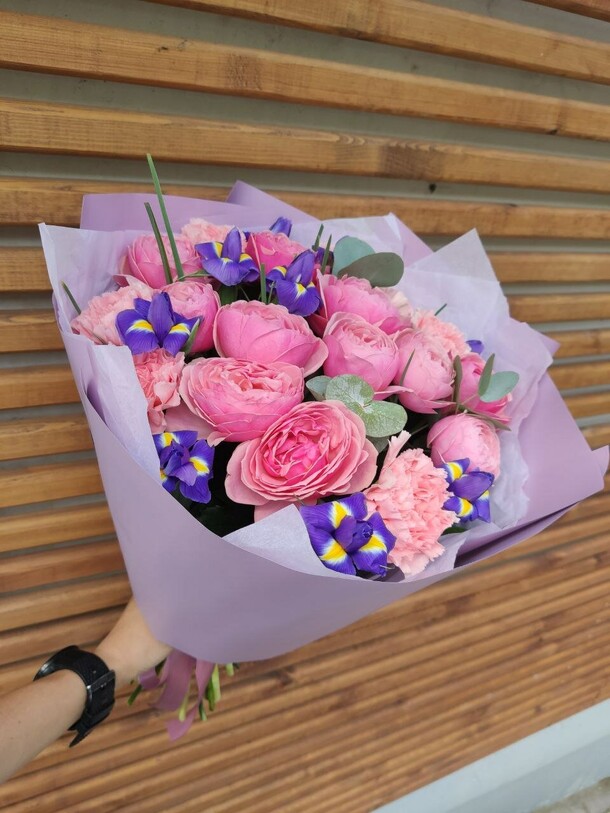 Букет «яркое утро», артикул F1311803 - 13990 рублей, доставка по городу. Flawery - доставка цветов