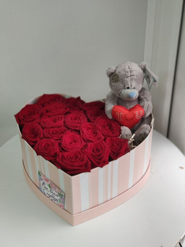 Сердце из роз, артикул F1382072 - 11550 рублей, доставка по городу. Flawery - доставка цветов