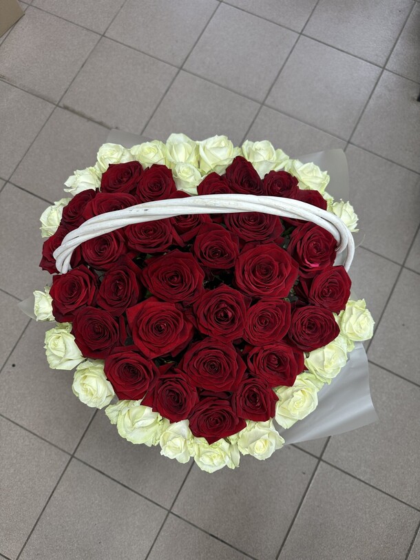 Сердце в корзине, артикул F1382074 - 27999 рублей, доставка по городу. Flawery - доставка цветов