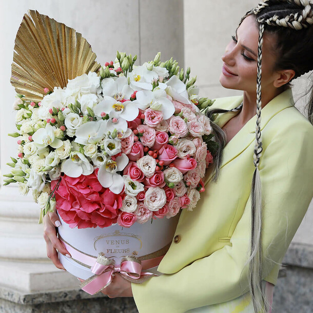 Букет "дикая страсть" - 101 шт, артикул F1131410 - 39390 рублей, доставка по городу. Flawery - доставка цветов