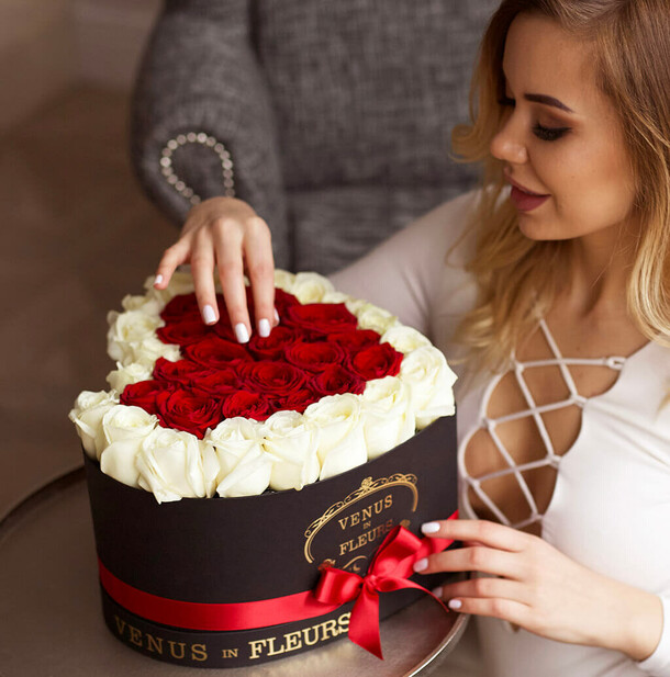 Розы для любимой, артикул F1133081 - 11790 рублей, доставка по городу. Flawery - доставка цветов