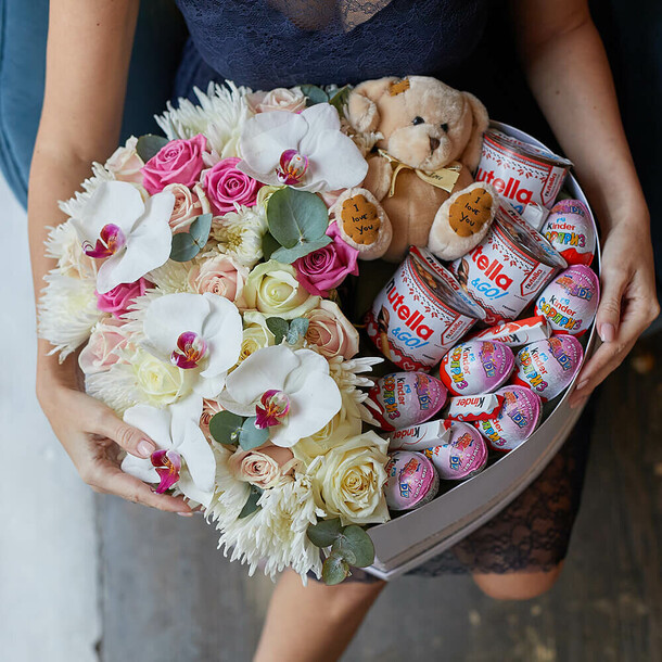 Дикая орхидея со сладостями, артикул F1133362 - 21890 рублей, доставка по городу. Flawery - доставка цветов