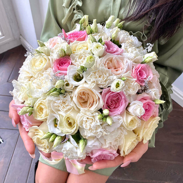 Букет "прекрасное мгновение", артикул F1133385 - 16790 рублей, доставка по городу. Flawery - доставка цветов