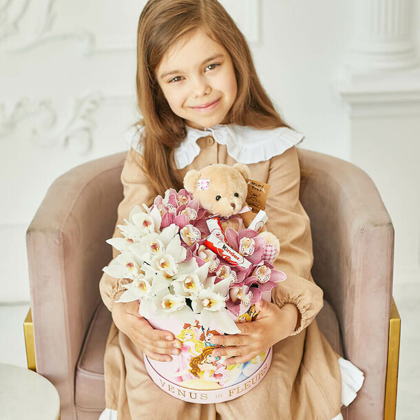 Детский букет № 5, артикул F1322730 - 9490 рублей, доставка по городу. Flawery - доставка цветов