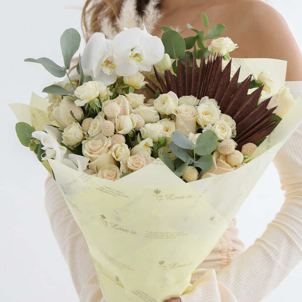 Авторский букет №5 - 33 шт., артикул F1325338 - 17490 рублей, доставка по городу. Flawery - доставка цветов