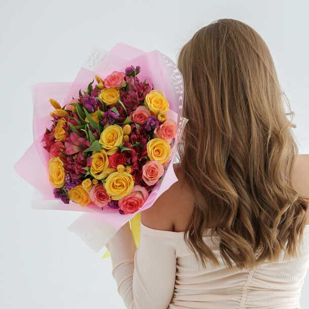 Авторский букет №22 - 41 шт., артикул F1325358 - 10590 рублей, доставка по городу. Flawery - доставка цветов