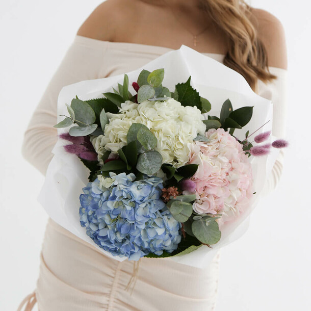 Авторский букет №29 - 3 шт., артикул F1325366 - 6290 рублей, доставка по городу. Flawery - доставка цветов