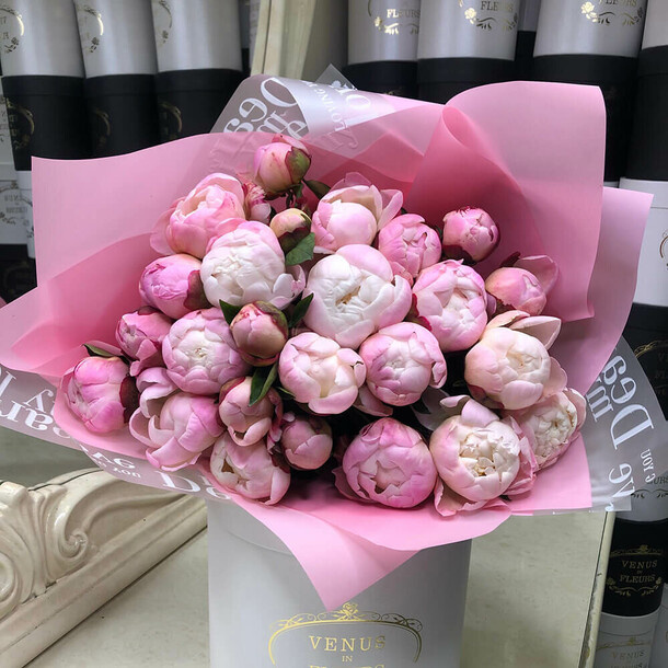 Букет нежно-розовых пионов, артикул F1362964 - 23590 рублей, доставка по городу. Flawery - доставка цветов