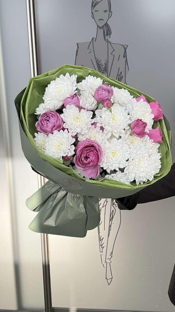 Для нее букет, артикул F1504152 - 4300 рублей, доставка по городу. Flawery - доставка цветов