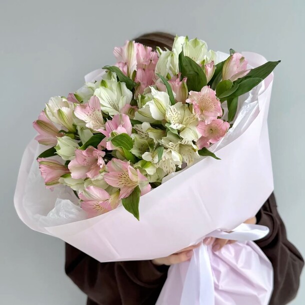 Роскошный букет, артикул F1504154 - 5000 рублей, доставка по городу. Flawery - доставка цветов