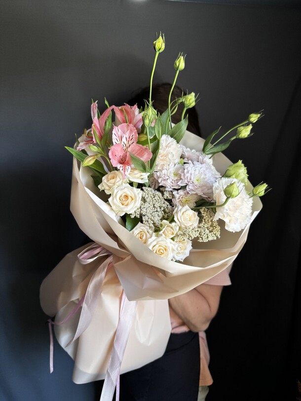 Миу миу, артикул F1437394 - 2500 рублей, доставка по городу. Flawery - доставка цветов