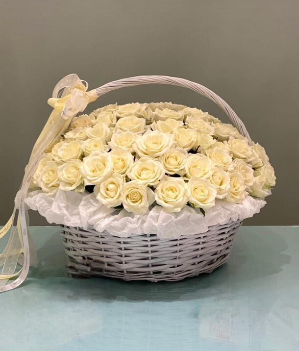 Нежные розы в корзине, артикул F1340063 - 29900 рублей, доставка по городу. Flawery - доставка цветов