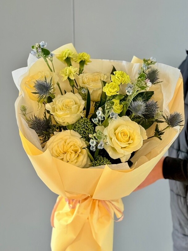 Букет с желтыми розами, артикул F1507410 - 5500 рублей, доставка по городу. Flawery - доставка цветов