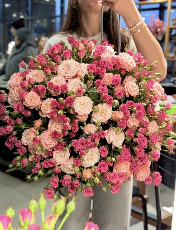 Wow букет из кустовых роз, артикул F1507419 - 38500 рублей, доставка по городу. Flawery - доставка цветов