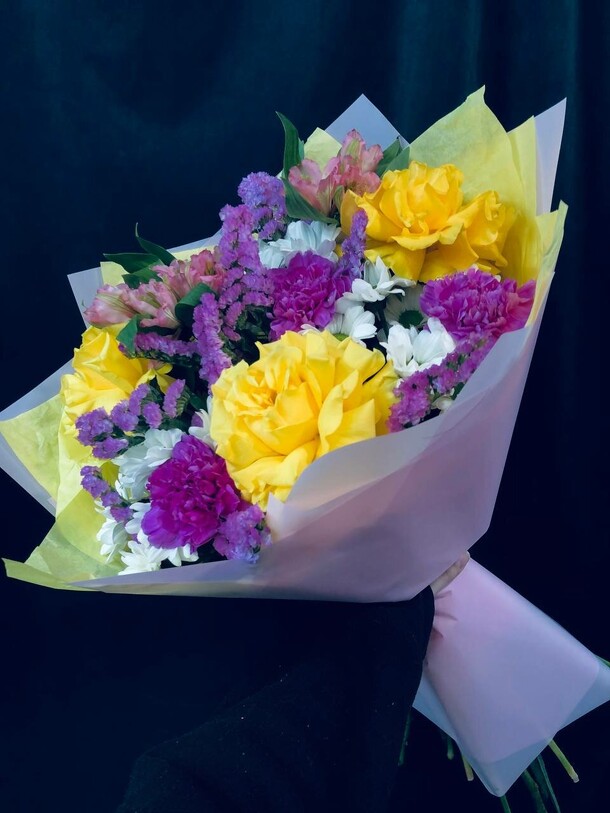 Весенний авторский букет, артикул F1523401 - 5900 рублей, доставка по городу. Flawery - доставка цветов