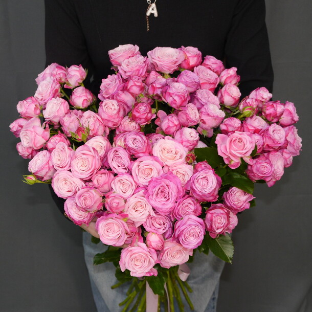 Букет из кустовых роз, артикул F1506880 - 7579 рублей, доставка по городу. Flawery - доставка цветов