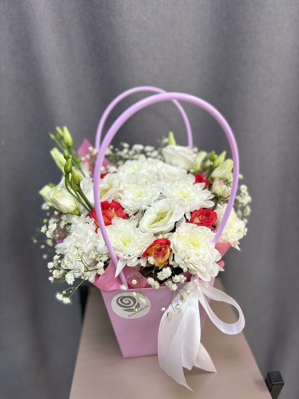 Композиция "запах весны", артикул F1379713 - 3250 рублей, доставка по городу. Flawery - доставка цветов