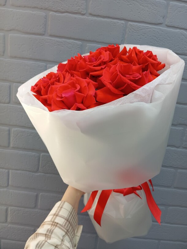 Алая мечта, артикул F1394697 - 3650 рублей, доставка по городу. Flawery - доставка цветов