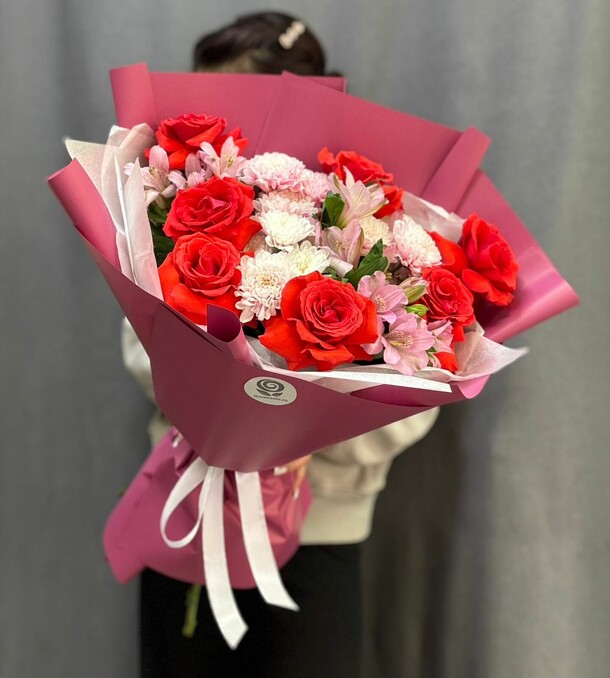 Букет "яркий поцелуй", артикул F1526230 - 6230 рублей, доставка по городу. Flawery - доставка цветов