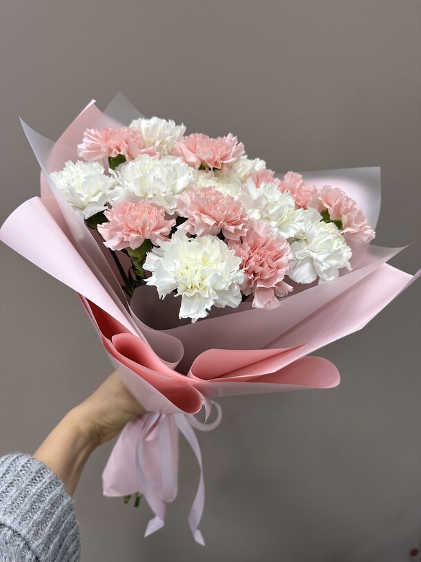 Букет из 17 гвоздик, артикул F1345344 - 5416 рублей, доставка по городу. Flawery - доставка цветов