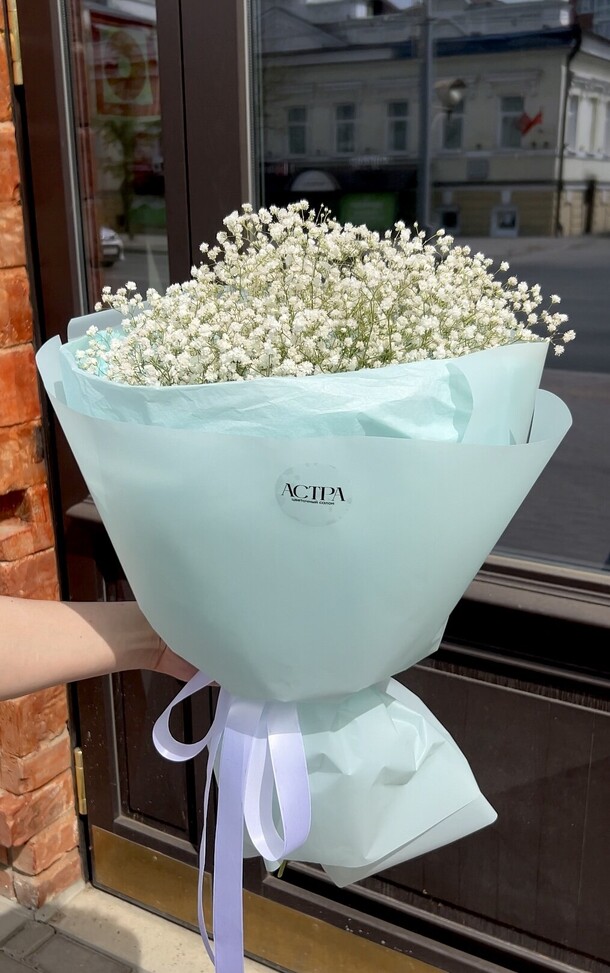 Букет белых гипсофил, артикул F1537707 - 4934 рублей, доставка по городу. Flawery - доставка цветов