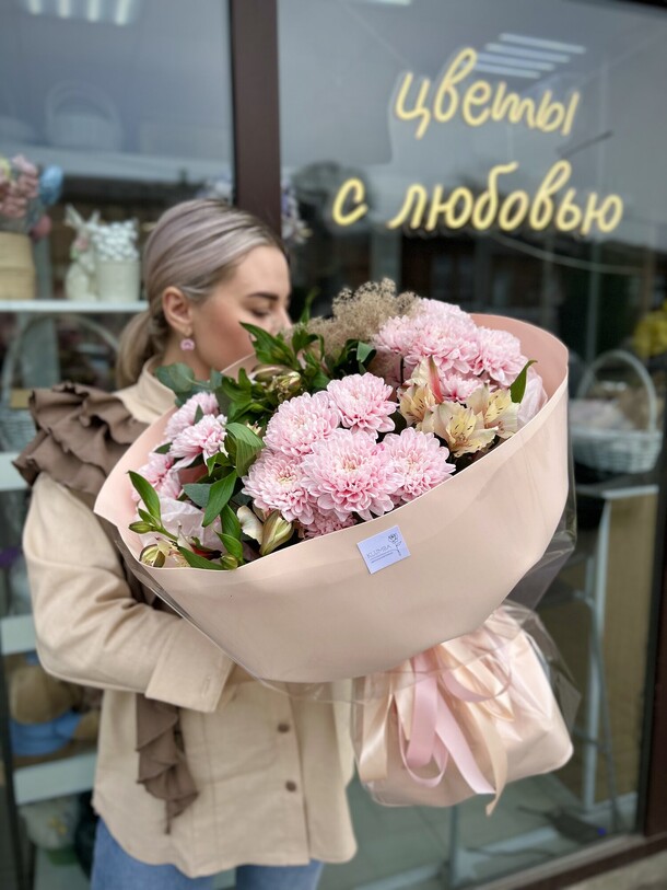 Букет с альстромерией, артикул F1507680 - 3400 рублей, доставка по городу. Flawery - доставка цветов