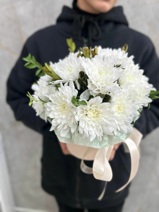 Нежная композиция из хризантемы, артикул F1508396 - 1800 рублей, доставка по городу. Flawery - доставка цветов